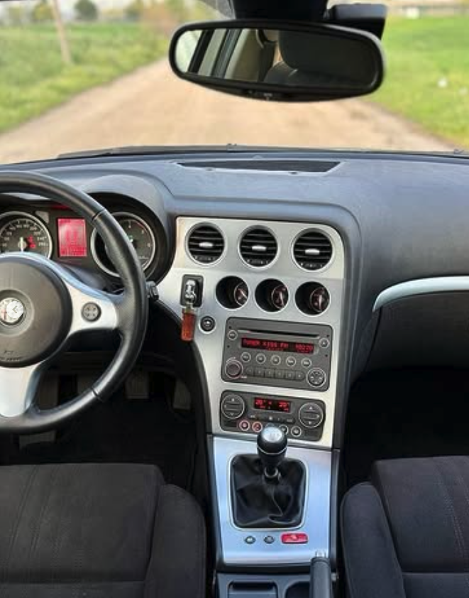 
								Alfa Romeo 159 2.4 Jtdm full									