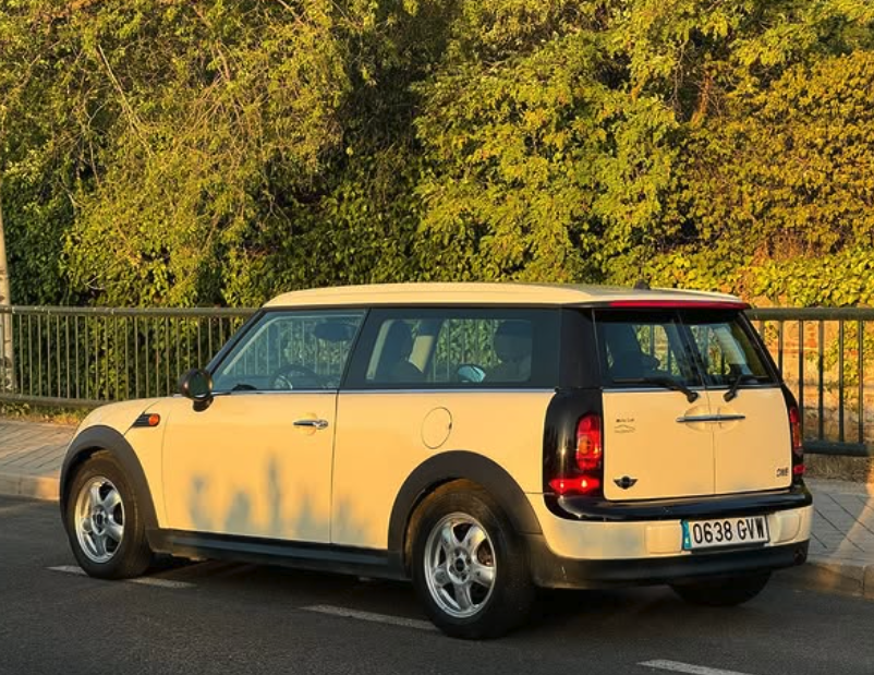 
								MINI ClubMan 2010 full									