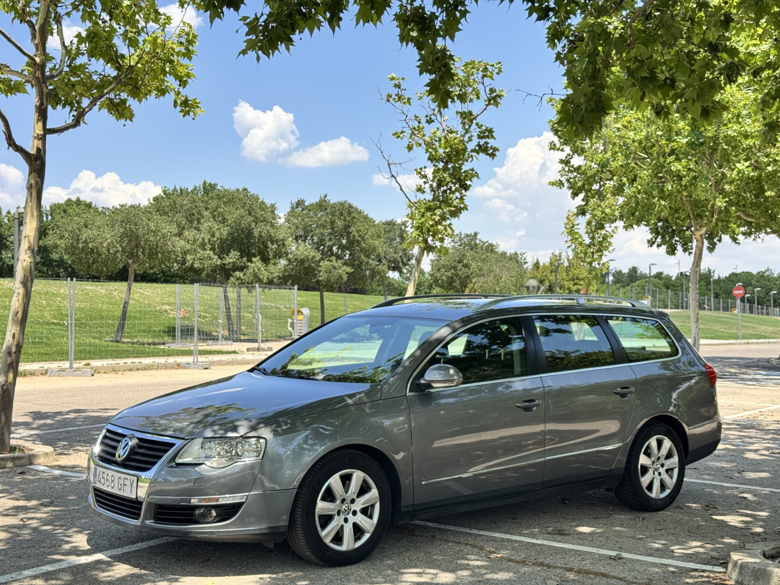 
								Volkswagen Passat Variant Sportline 2.0 TDI 140cv completo									