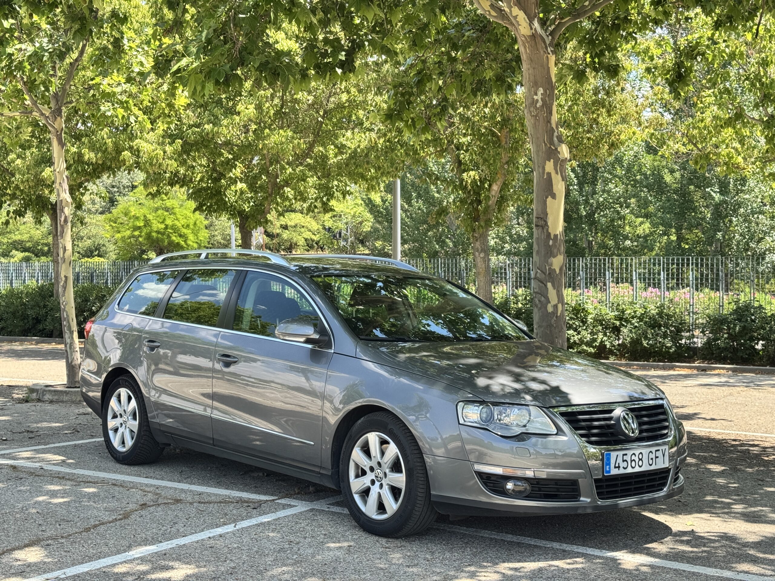 
								Volkswagen Passat Variant Sportline 2.0 TDI 140cv completo									