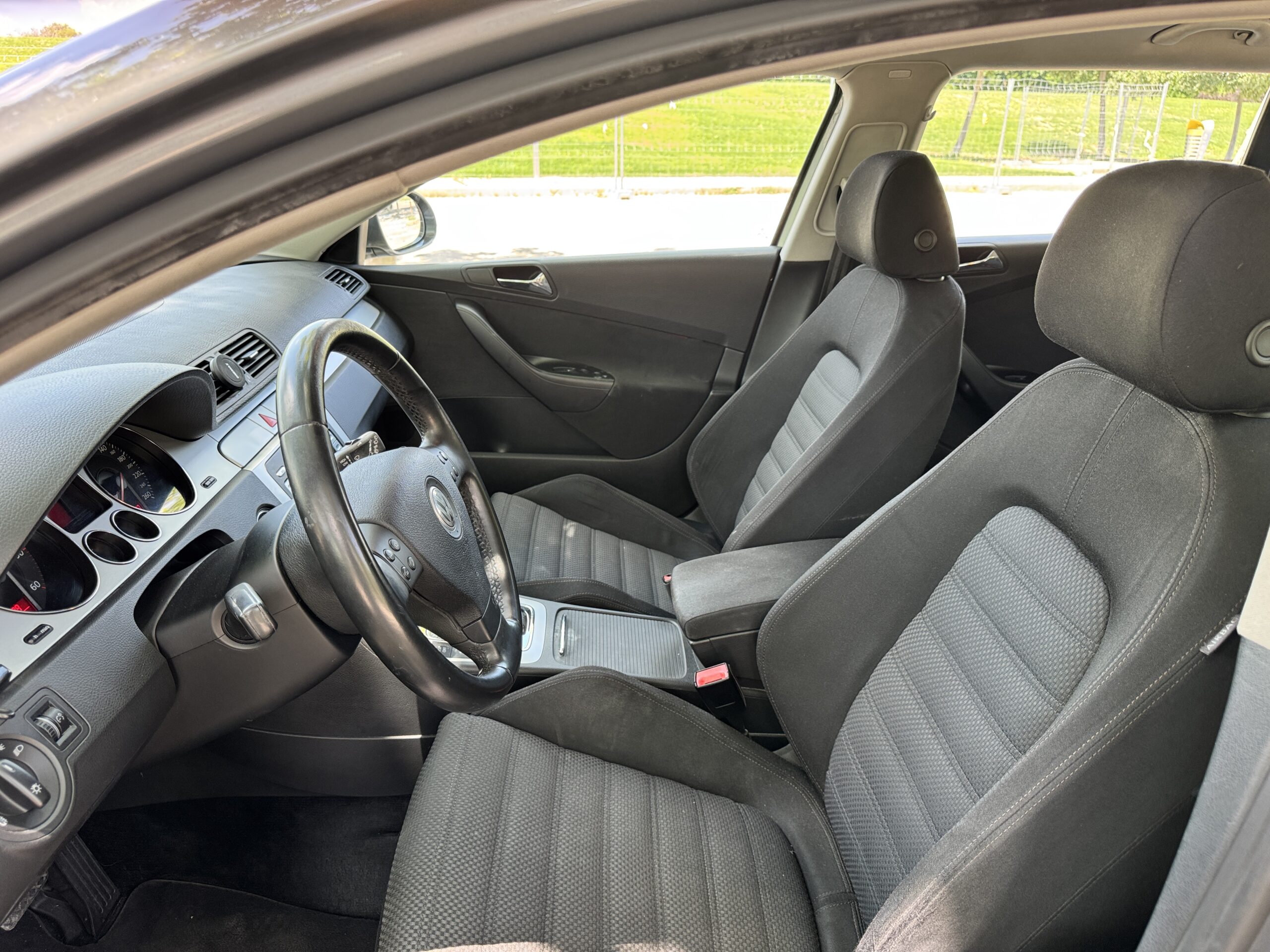 
								Volkswagen Passat Variant Sportline 2.0 TDI 140cv completo									