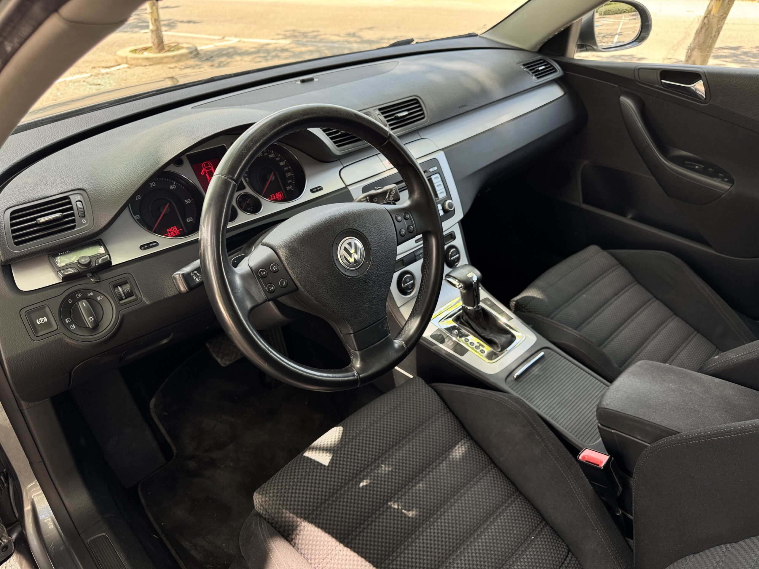 
								Volkswagen Passat Variant Sportline 2.0 TDI 140cv completo									