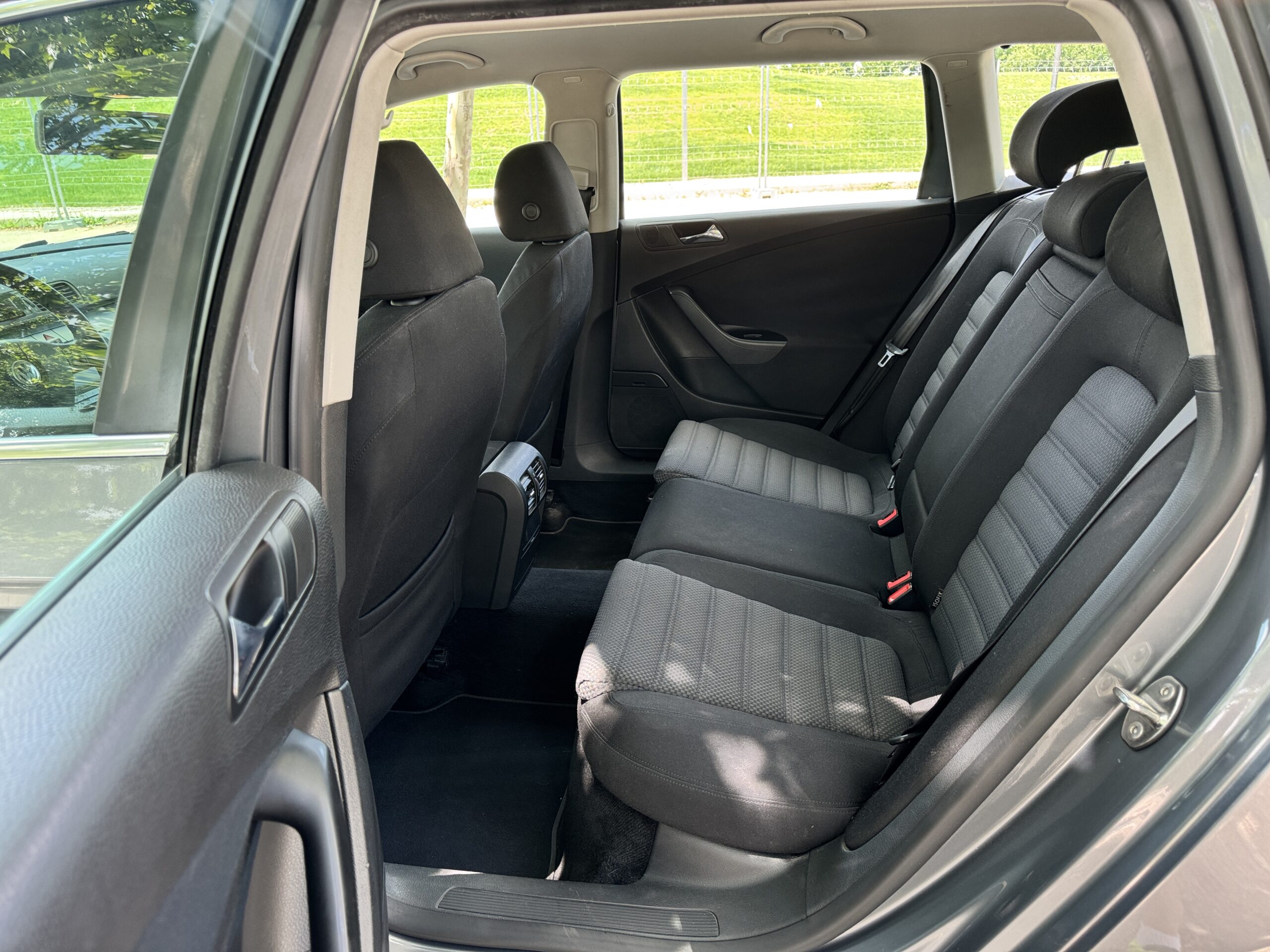 
								Volkswagen Passat Variant Sportline 2.0 TDI 140cv completo									