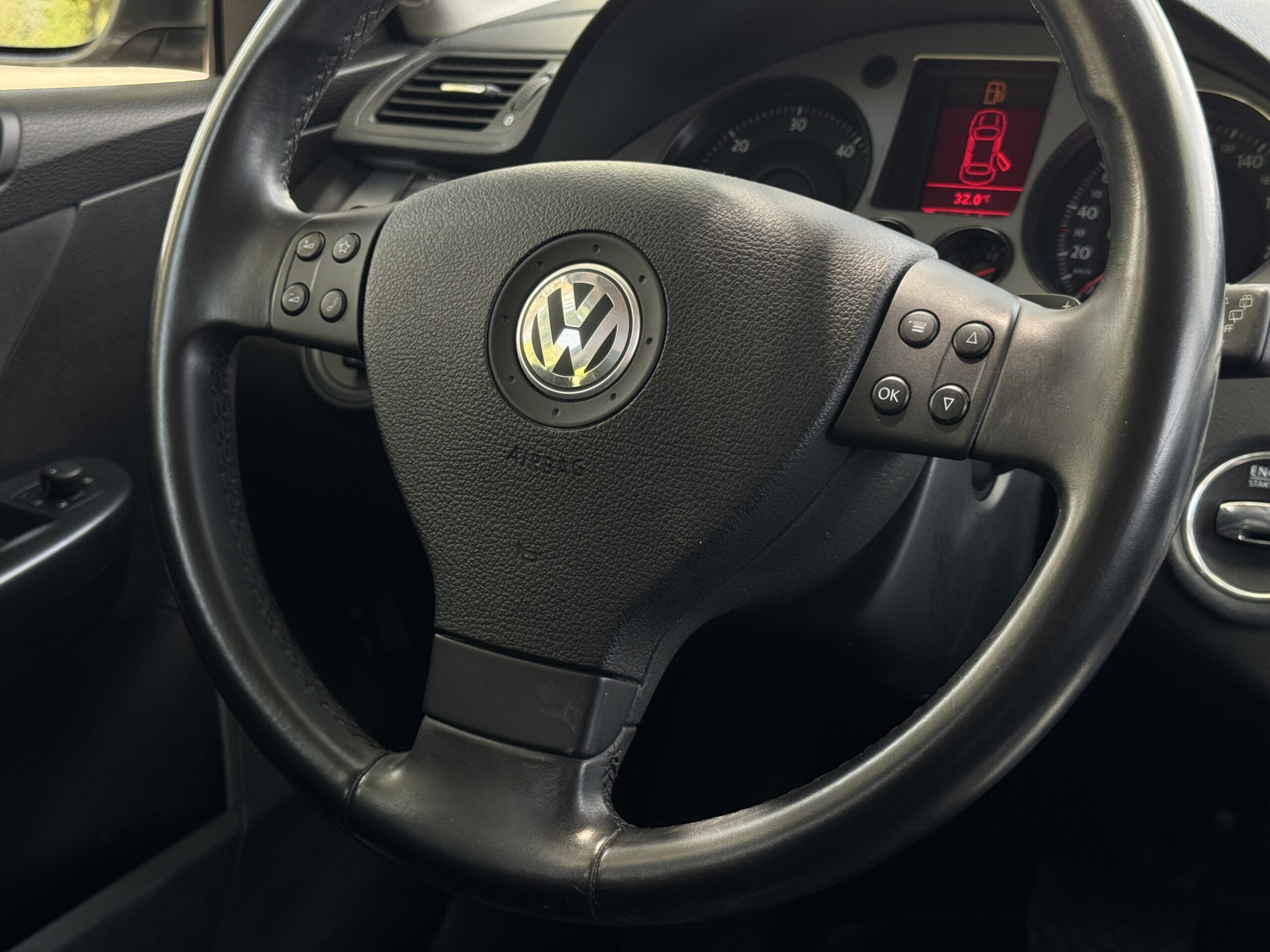 
								Volkswagen Passat Variant Sportline 2.0 TDI 140cv completo									