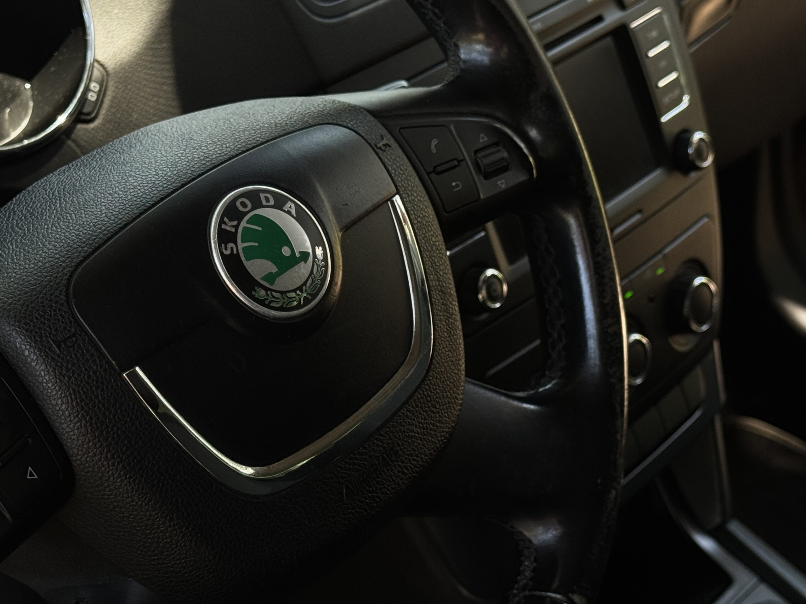 
								Skoda Yeti 2.0 TDI 110CV completo									
