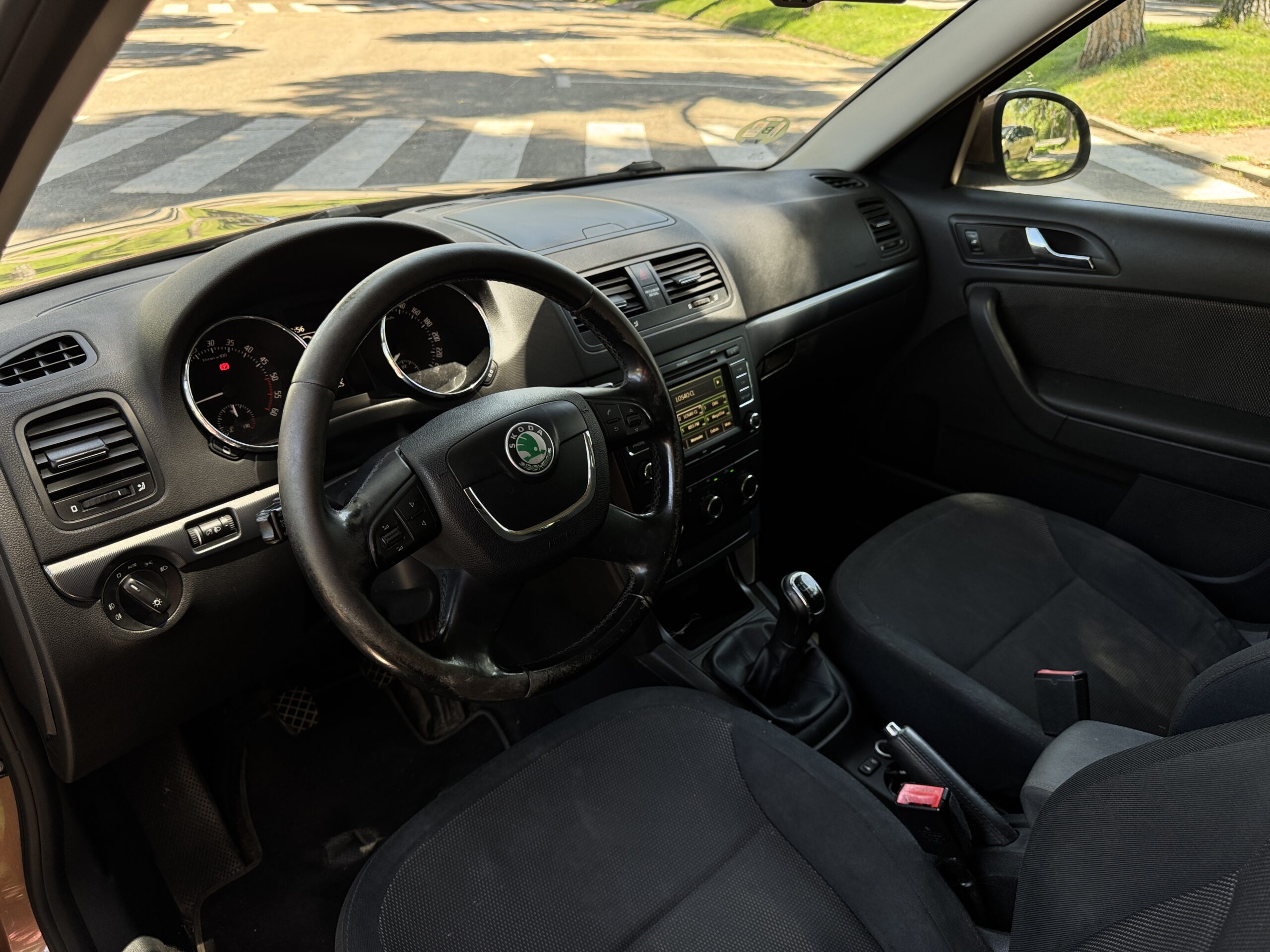 
								Skoda Yeti 2.0 TDI 110CV completo									