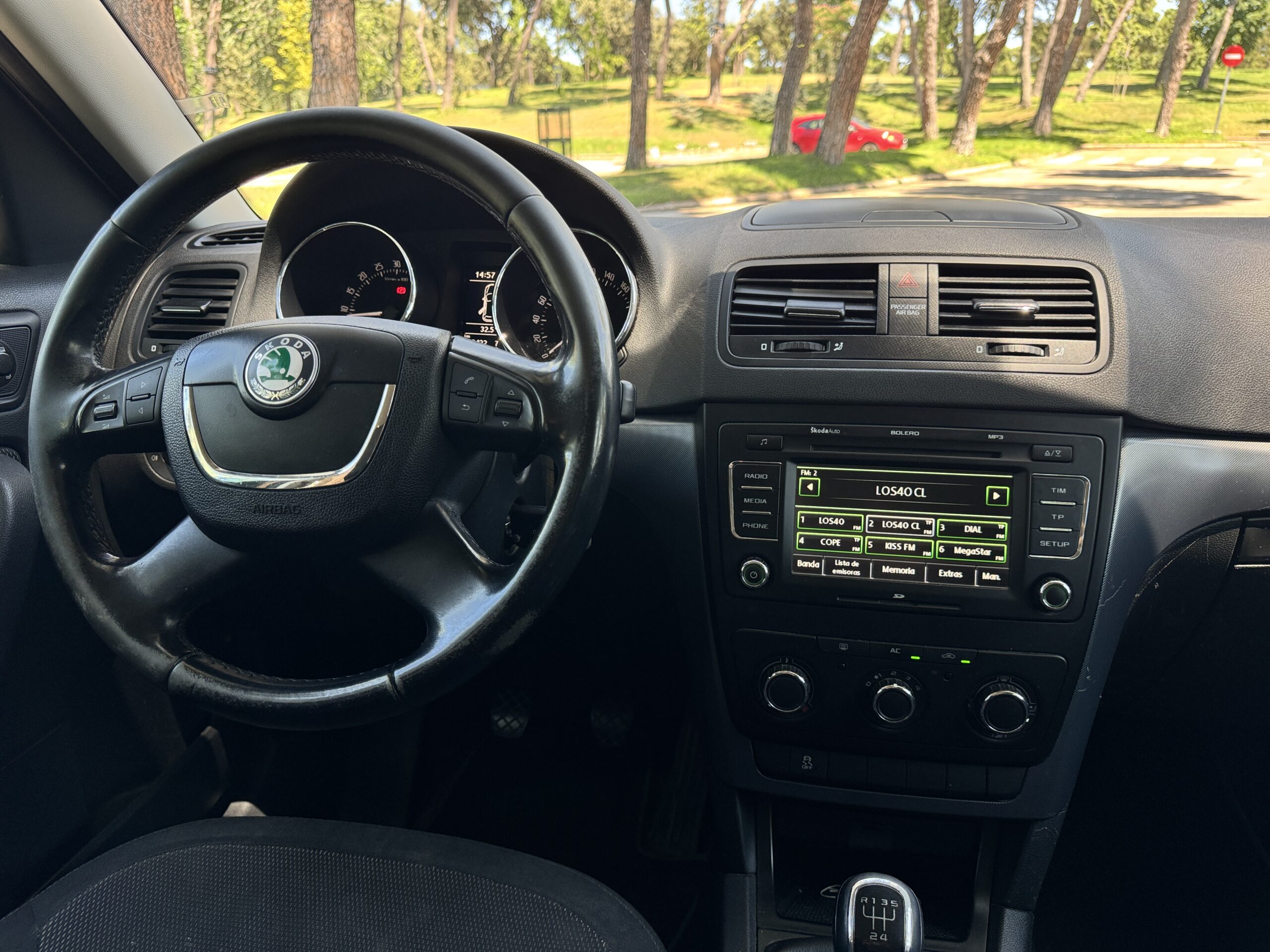 
								Skoda Yeti 2.0 TDI 110CV completo									