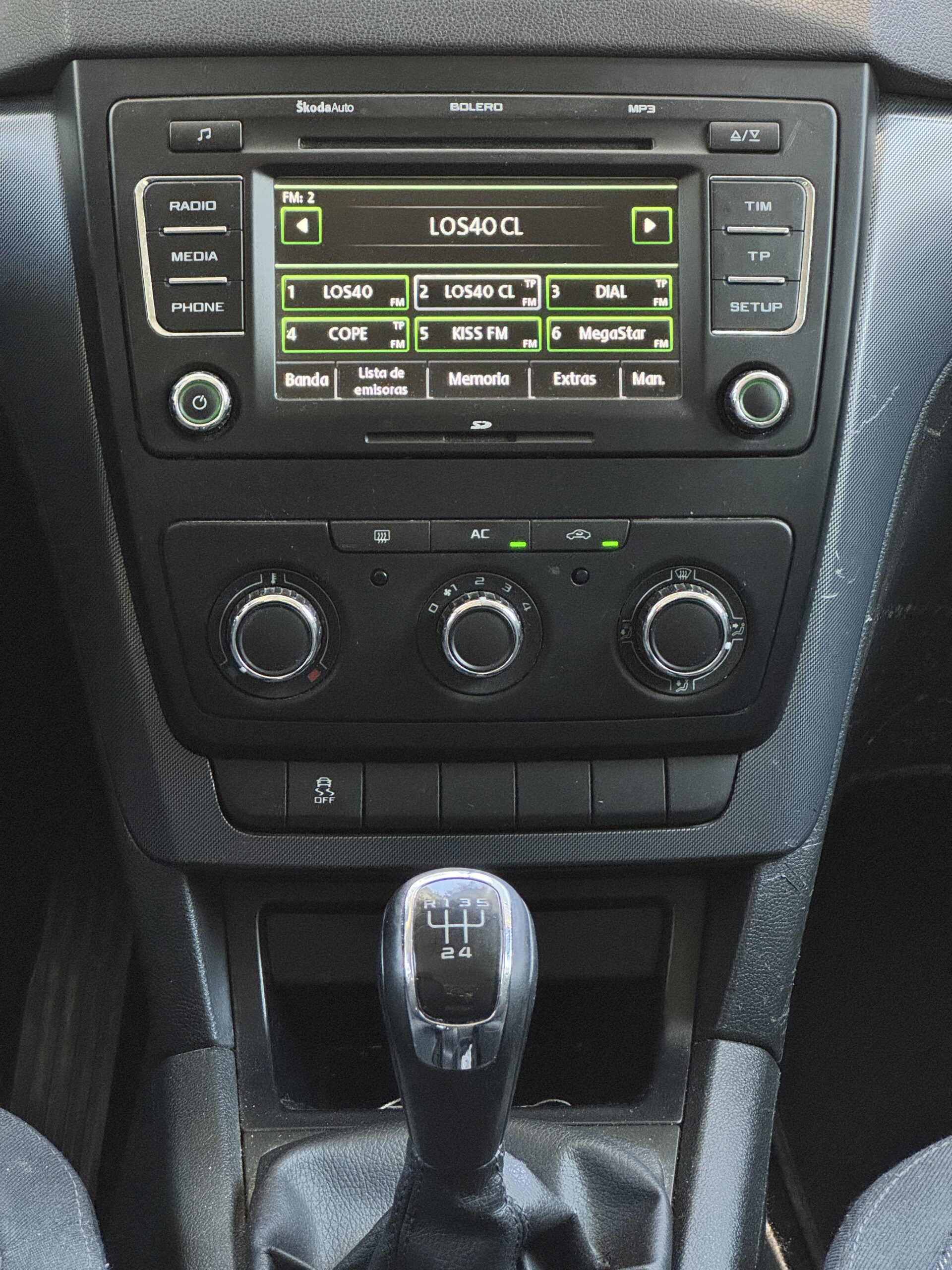 
								Skoda Yeti 2.0 TDI 110CV completo									