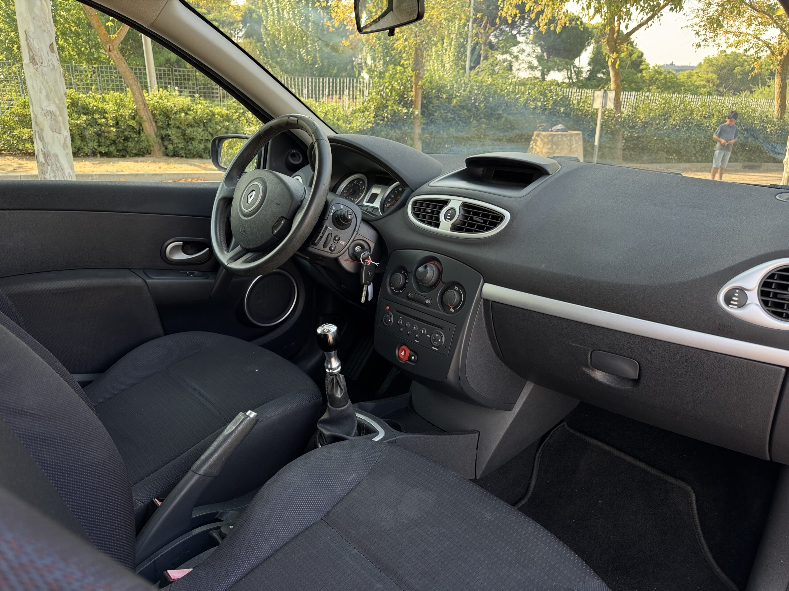 
								Renault Clio 1.2 Turbo 100cv completo									