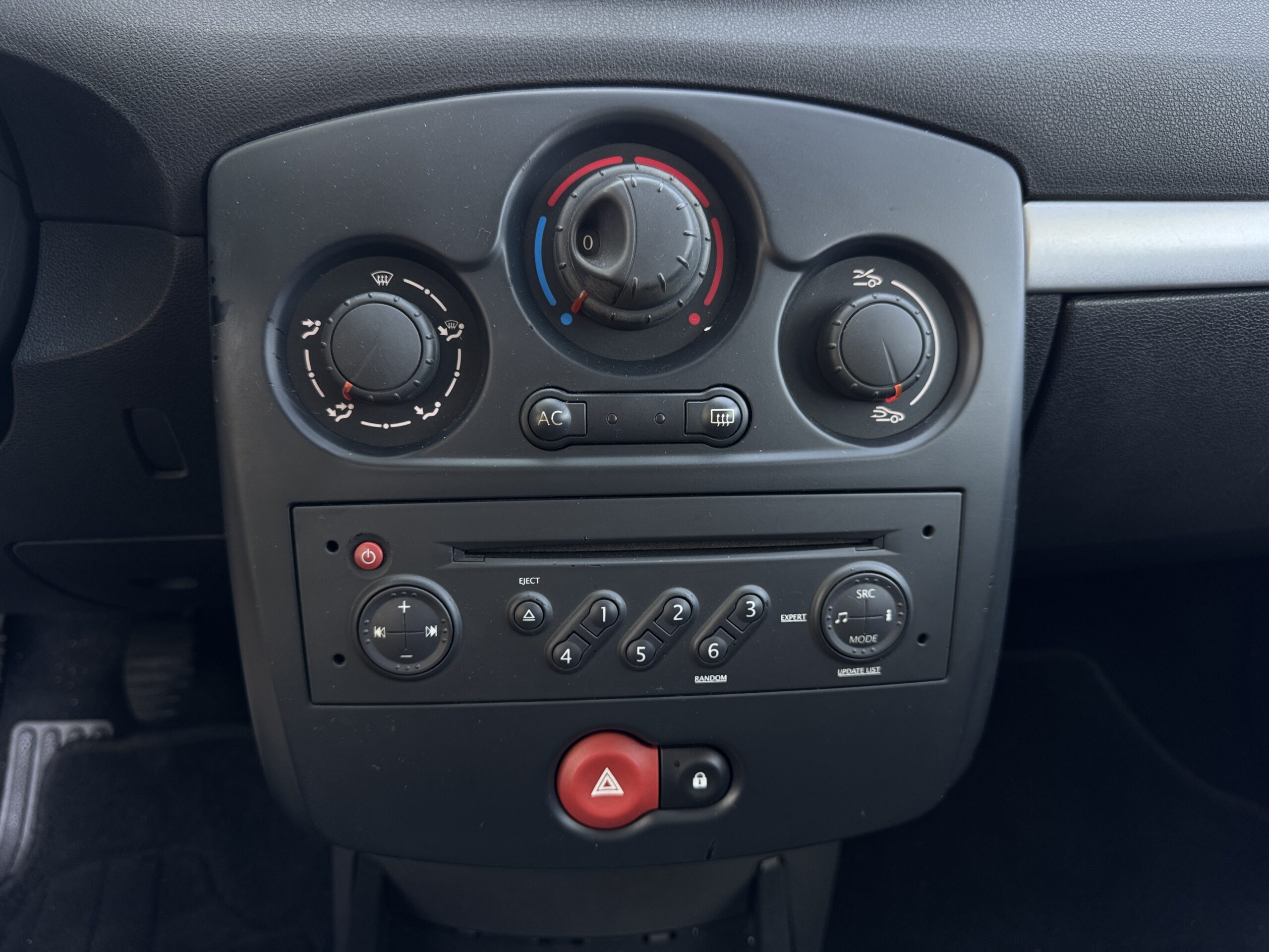 
								Renault Clio 1.2 Turbo 100cv completo									